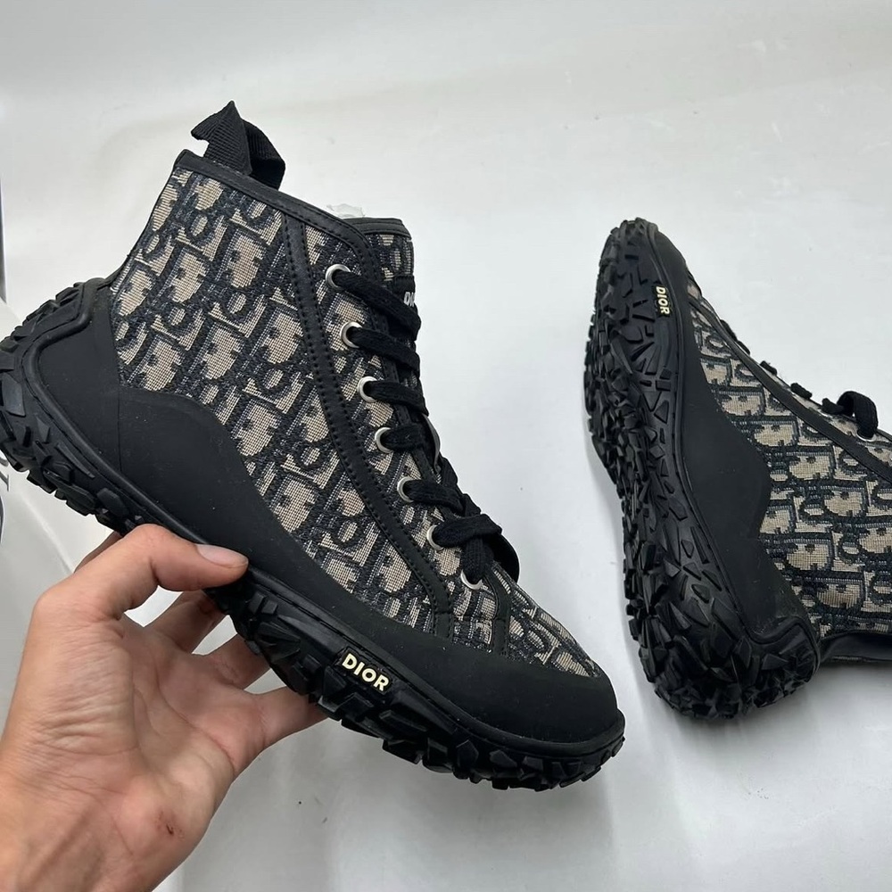 Dior Men's Black and Cream Patterned Sneakers